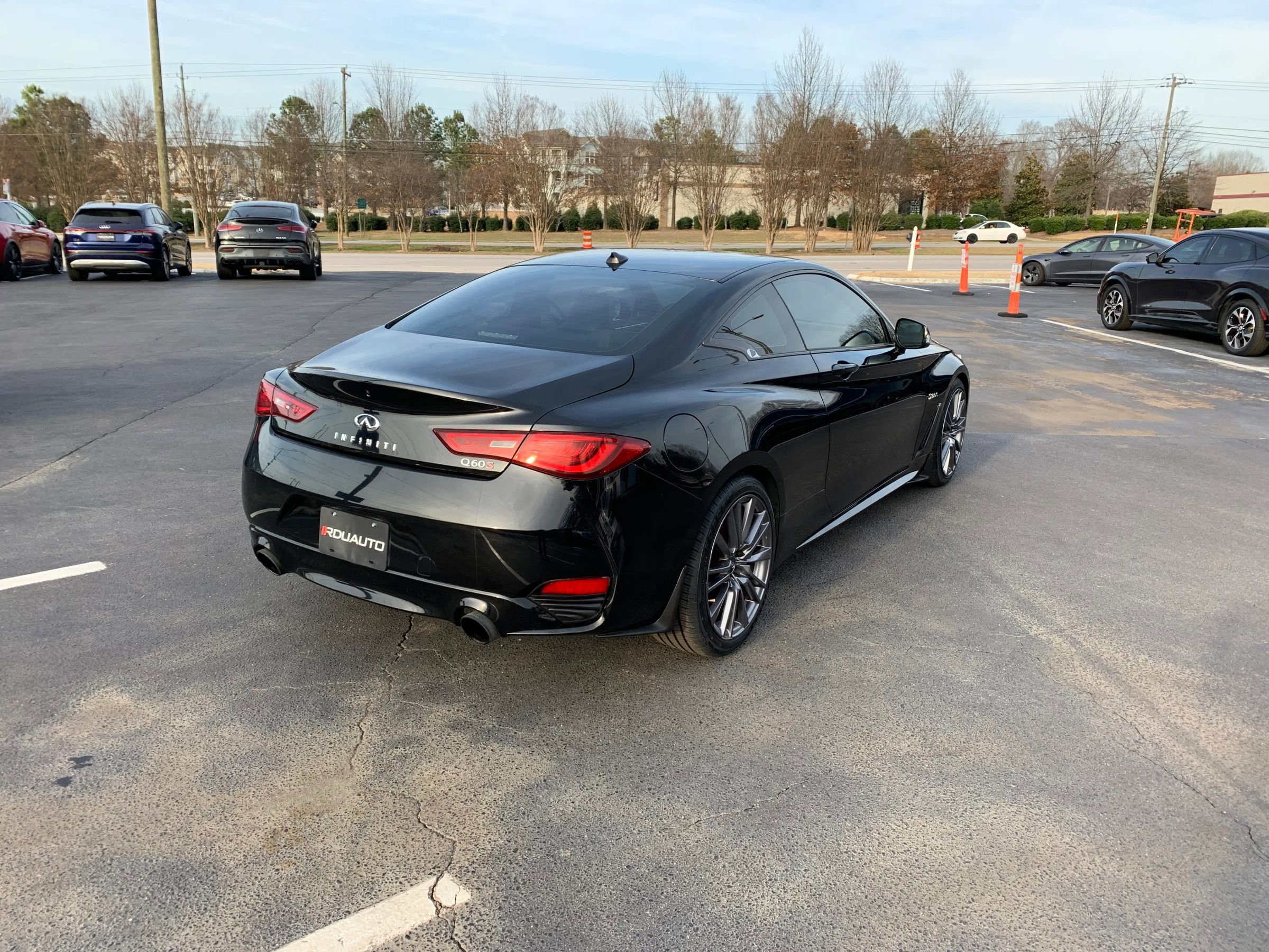 Used 2017 INFINITI Q60 Red Sport 400 image 11
