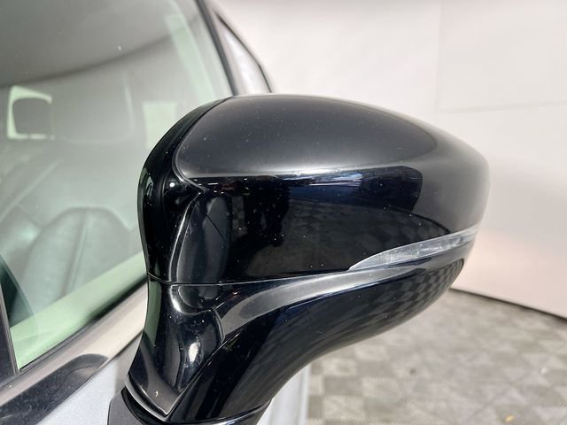 Used 2024 Chrysler Pacifica Touring-L FWD image 9