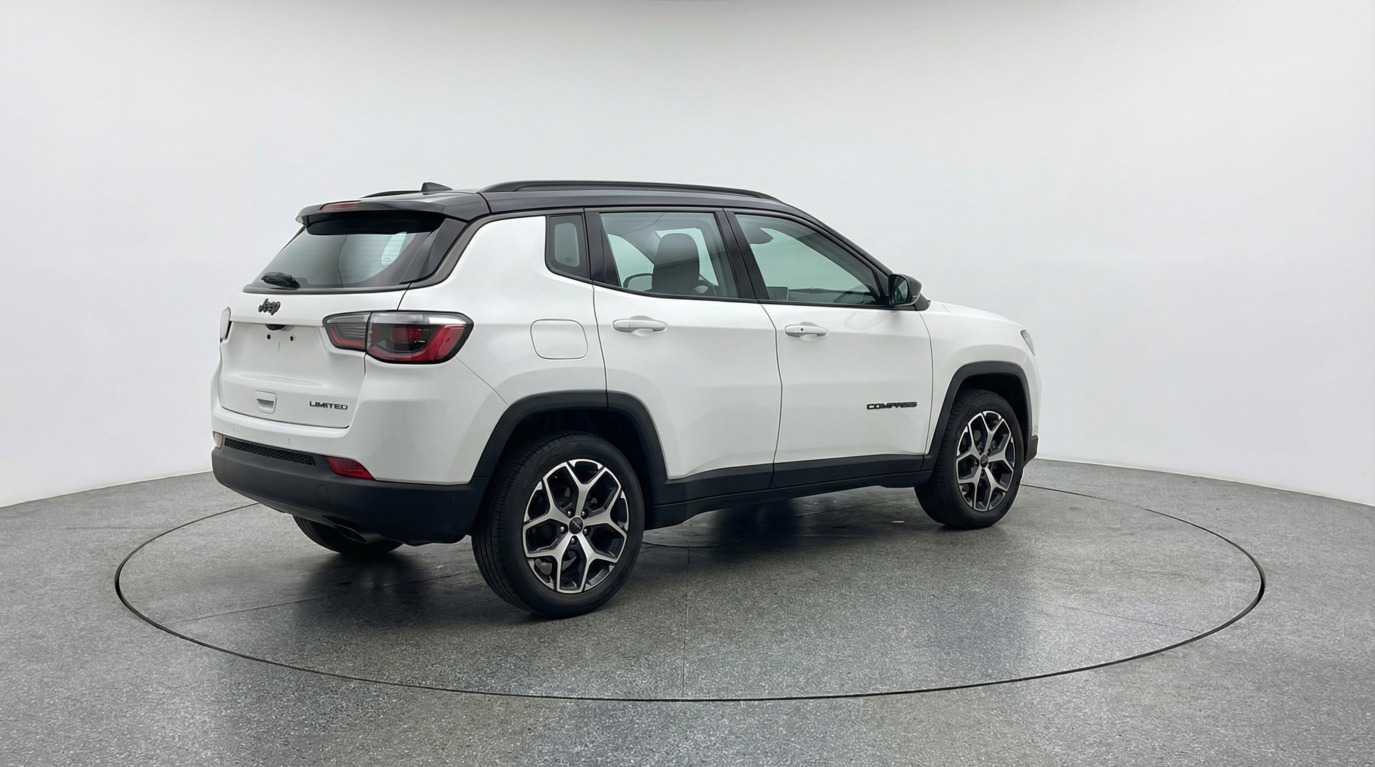 Used 2025 Jeep Compass Limited AWD/4WD image 9