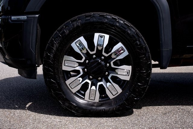 Used 2024 GMC Sierra 3500 Denali w/ Denali Reserve Package image 16