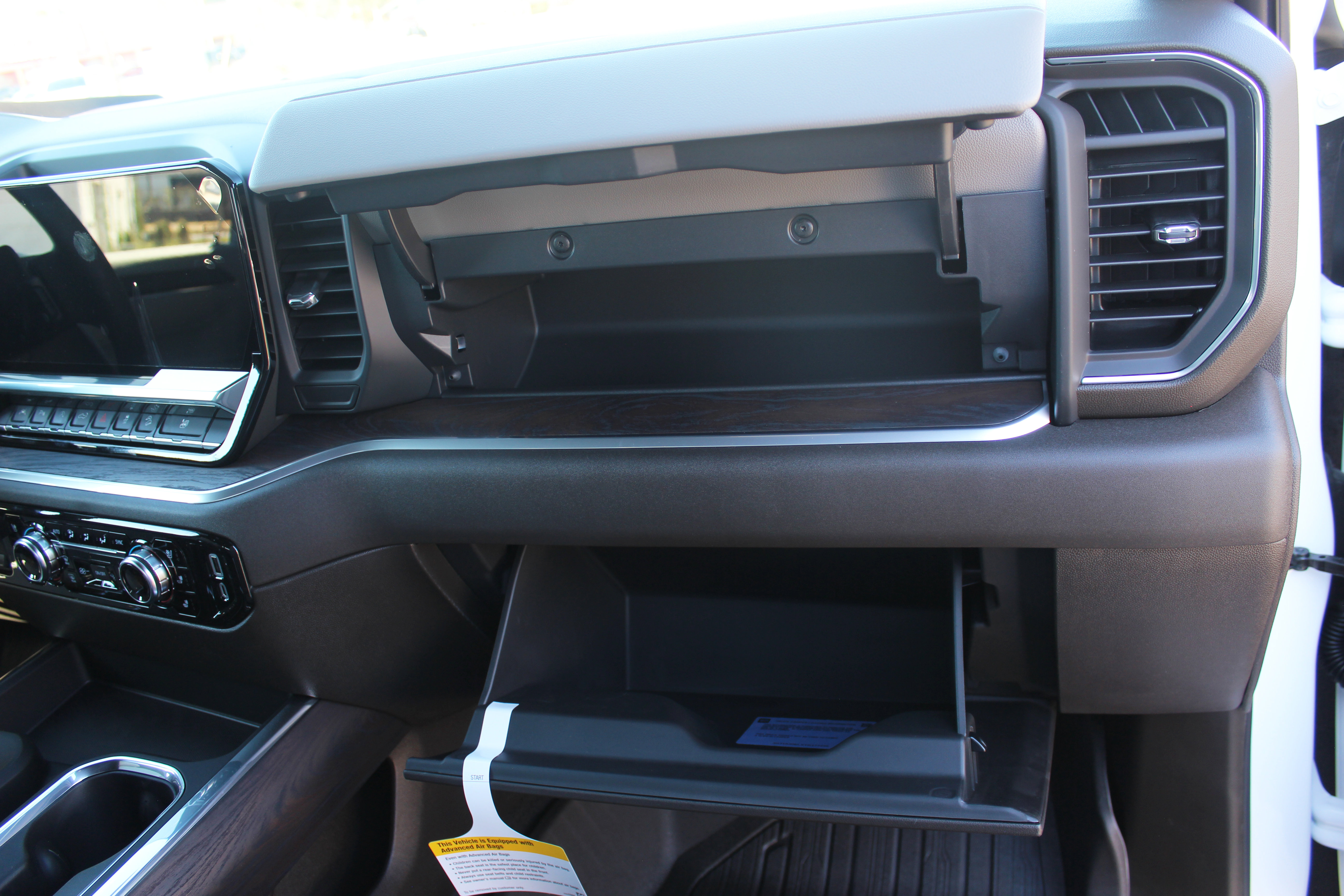 New 2026 GMC Sierra 1500 SLT image 55