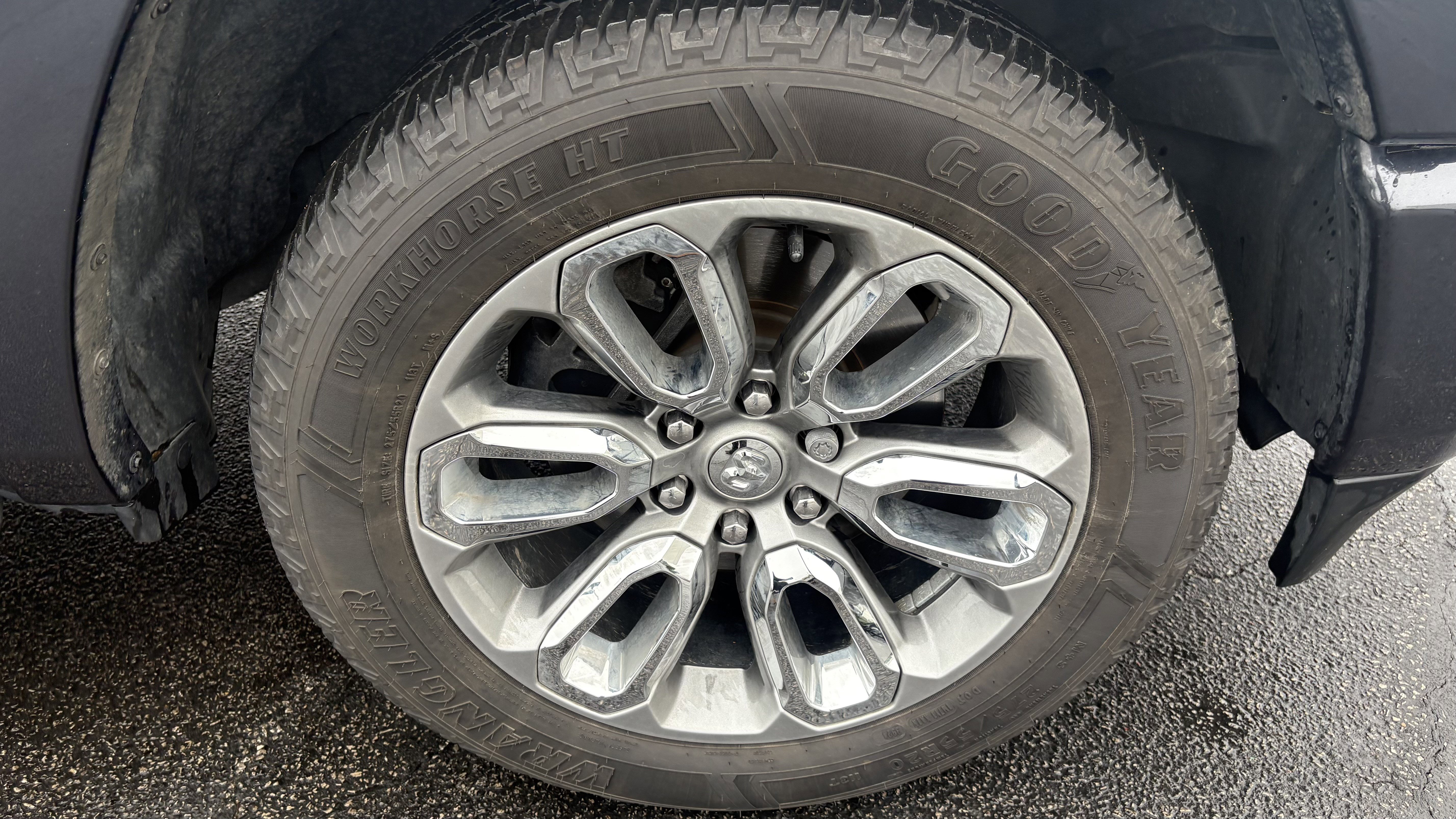 Used 2021 RAM 1500 Laramie w/ Sport Appearance Package image 15