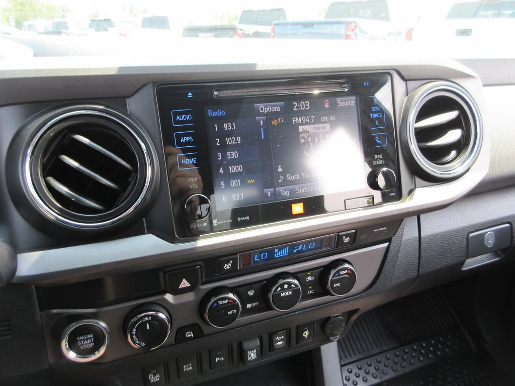 Used 2019 Toyota Tacoma TRD Sport AWD/4WD image 30