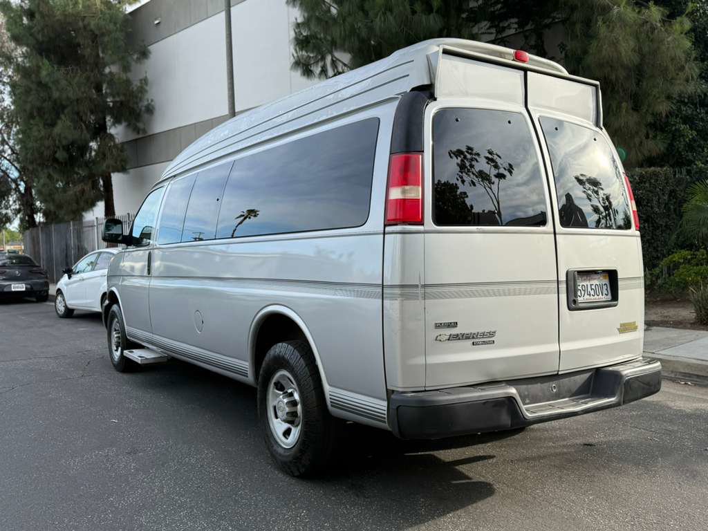 Used 2011 Chevrolet Express 3500 LS RWD image 7