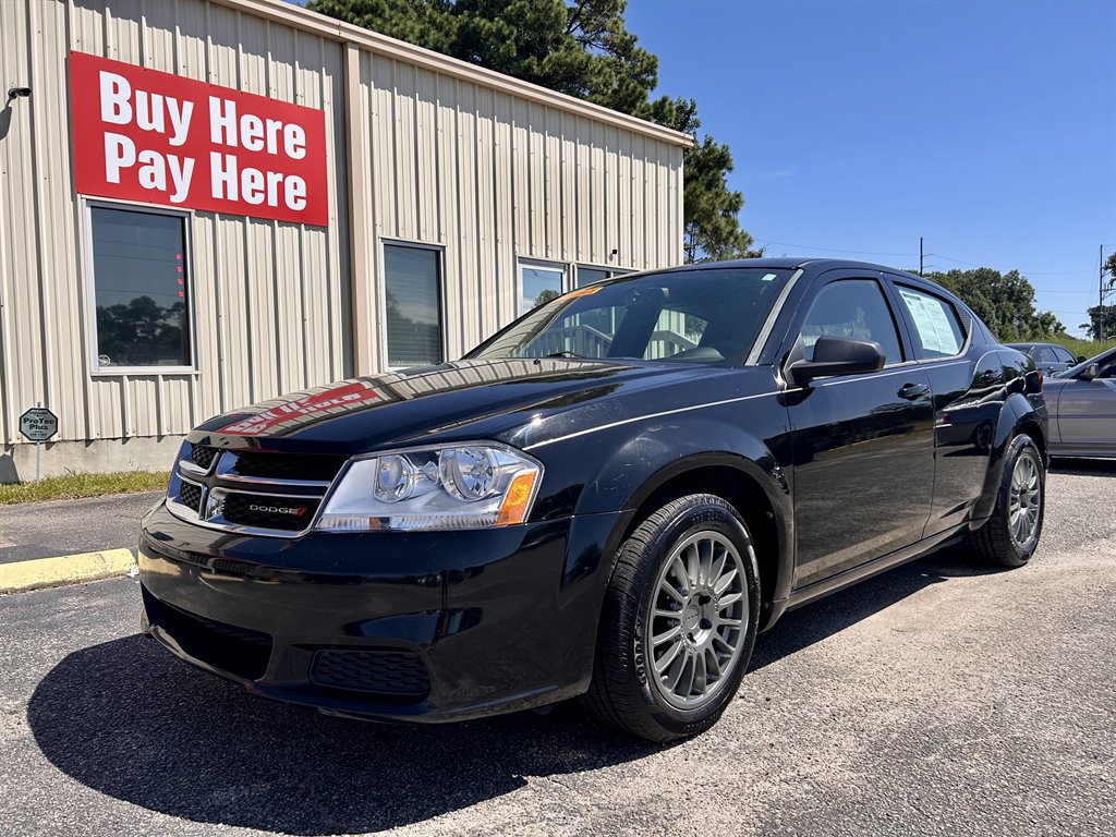 Used 2013 Dodge Avenger SE image 2
