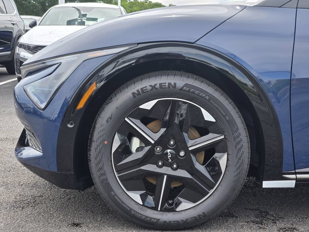 New 2025 Kia EV6 Wind RWD image 5