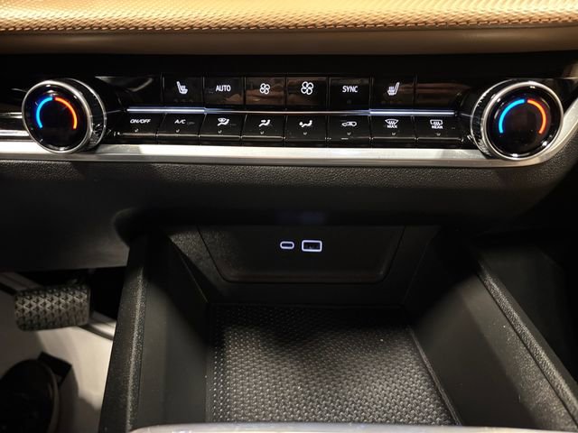 Used 2026 Chevrolet Equinox ACTIV AWD/4WD image 22