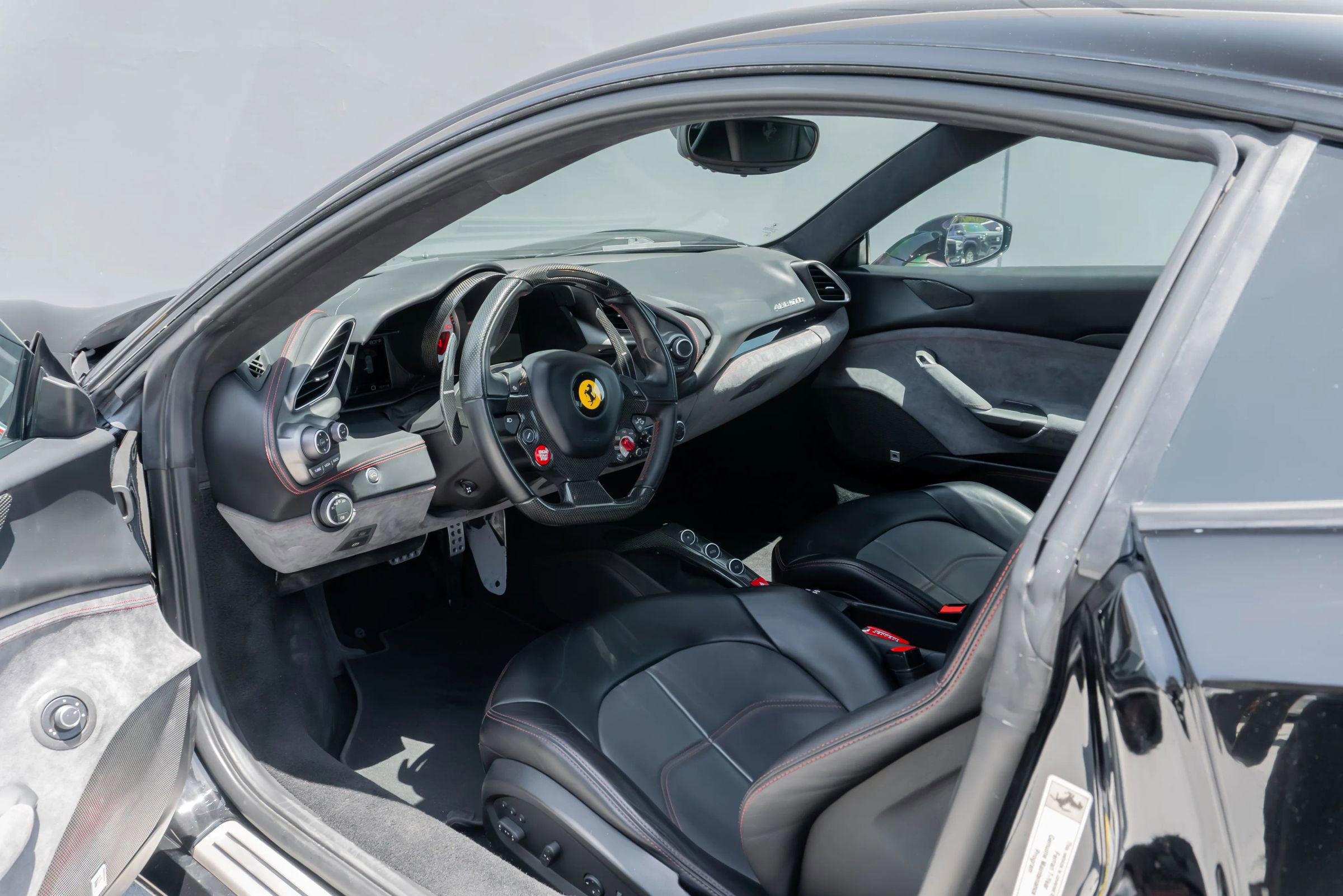 Used 2018 Ferrari 488 GTB RWD image 68