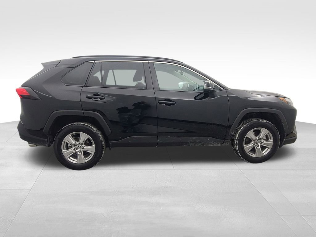 Used 2025 Toyota RAV4 XLE image 4