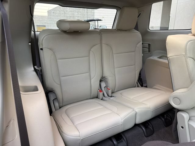 Used 2019 GMC Acadia Denali w/ Technology Package FWD image 17