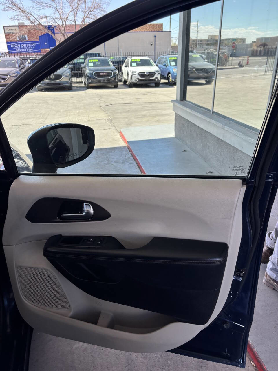 Used 2019 Chrysler Pacifica L image 12