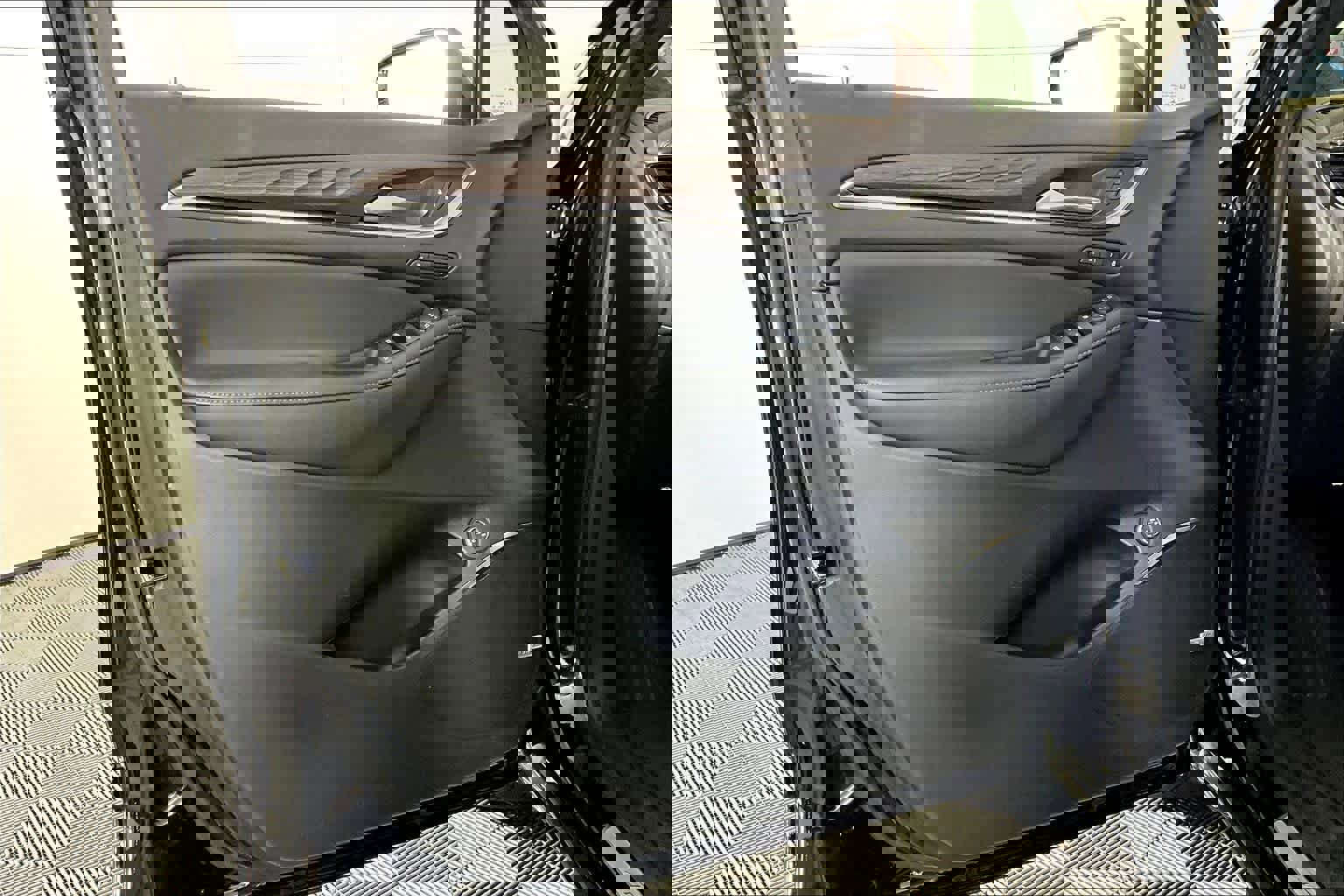 Certified 2023 Buick Enclave Avenir w/ Avenir Technology Package image 18