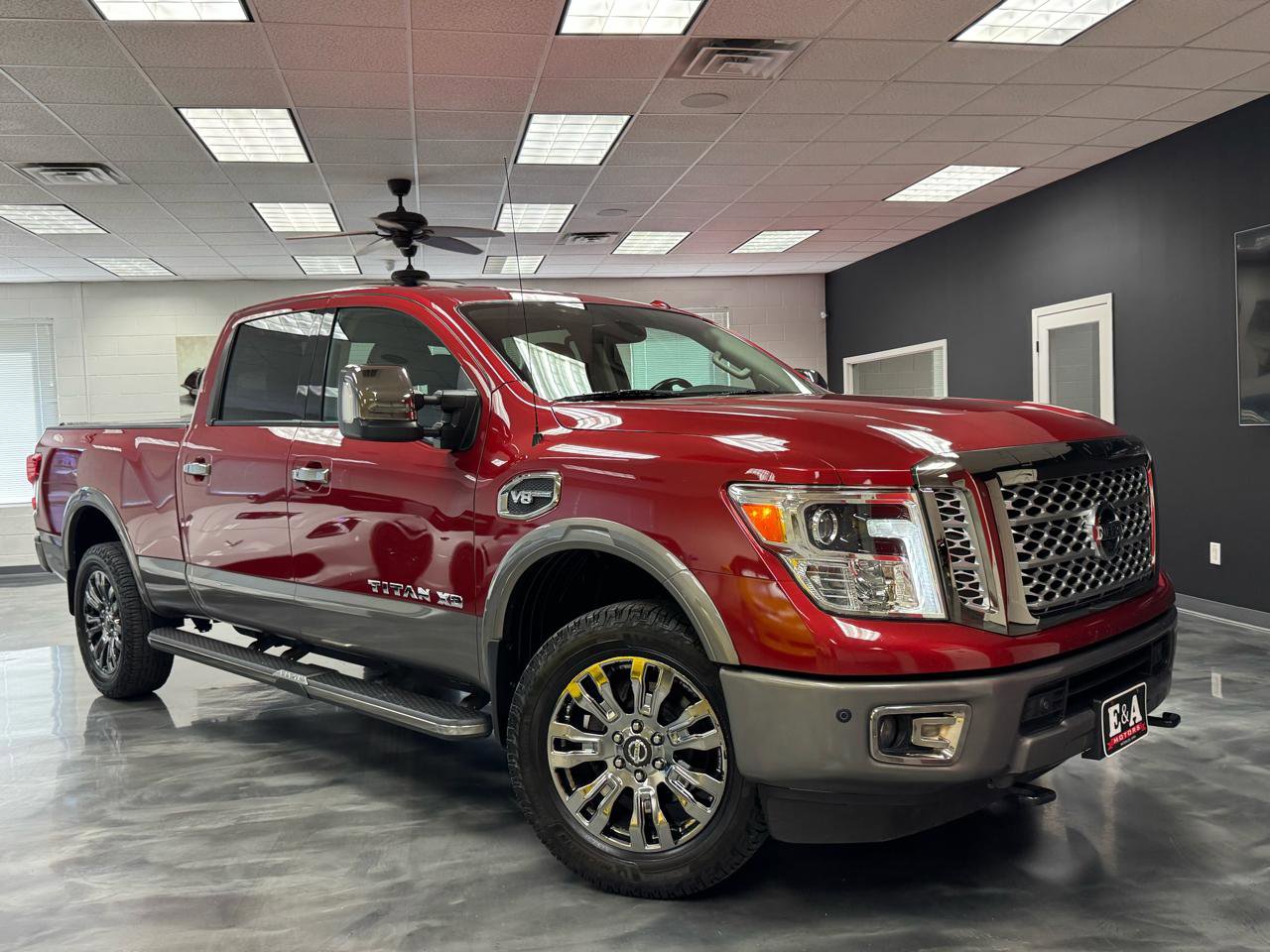 Used 2019 Nissan Titan Platinum Reserve AWD/4WD image 3