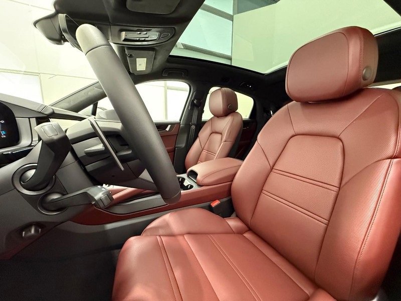 New 2026 Porsche Cayenne GTS image 5