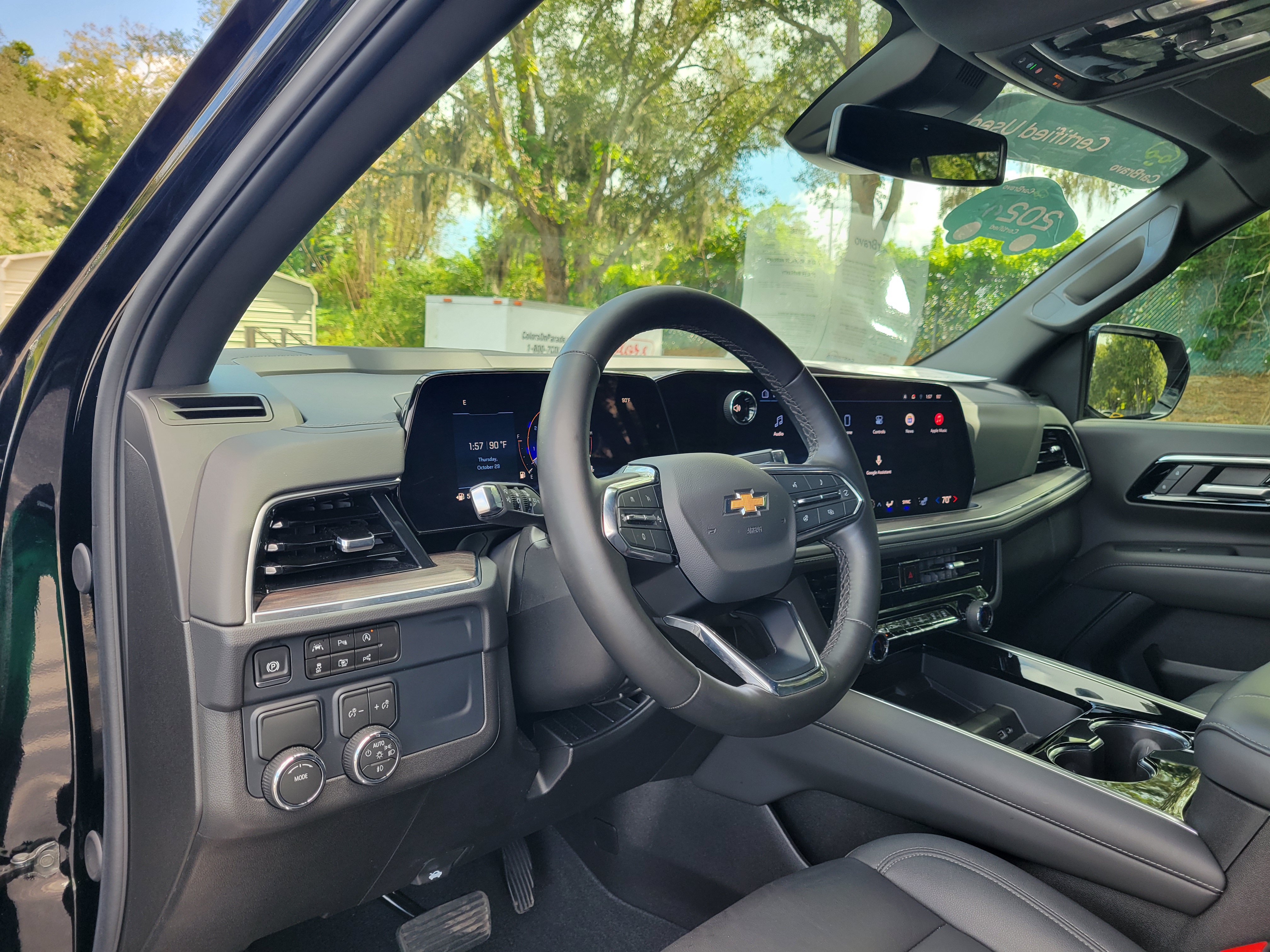 Used 2026 Chevrolet Suburban LT w/ Comfort Package RWD image 32