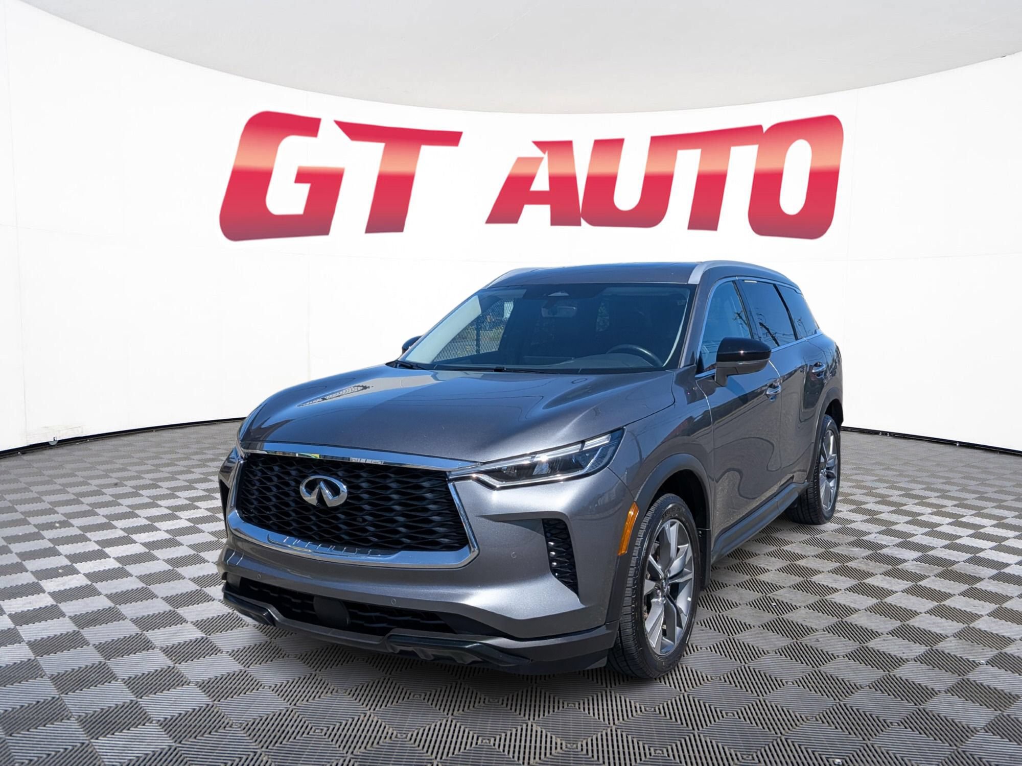 Used 2025 INFINITI QX60 Luxe AWD/4WD image 2