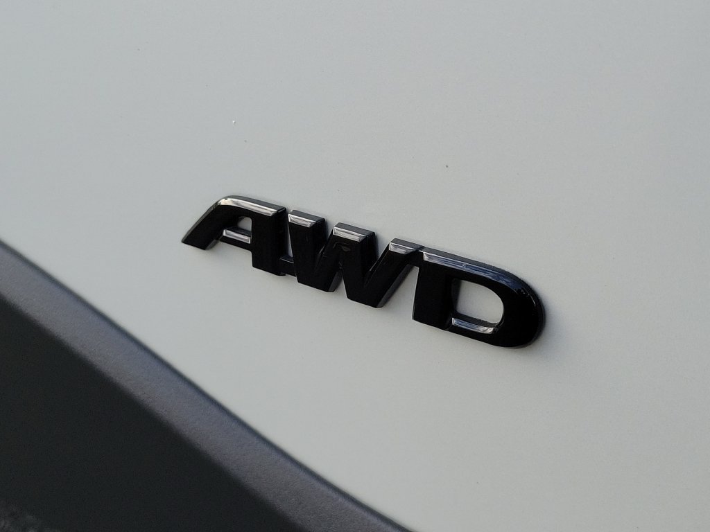 Used 2024 Toyota Corolla Cross AWD Hybrid image 11