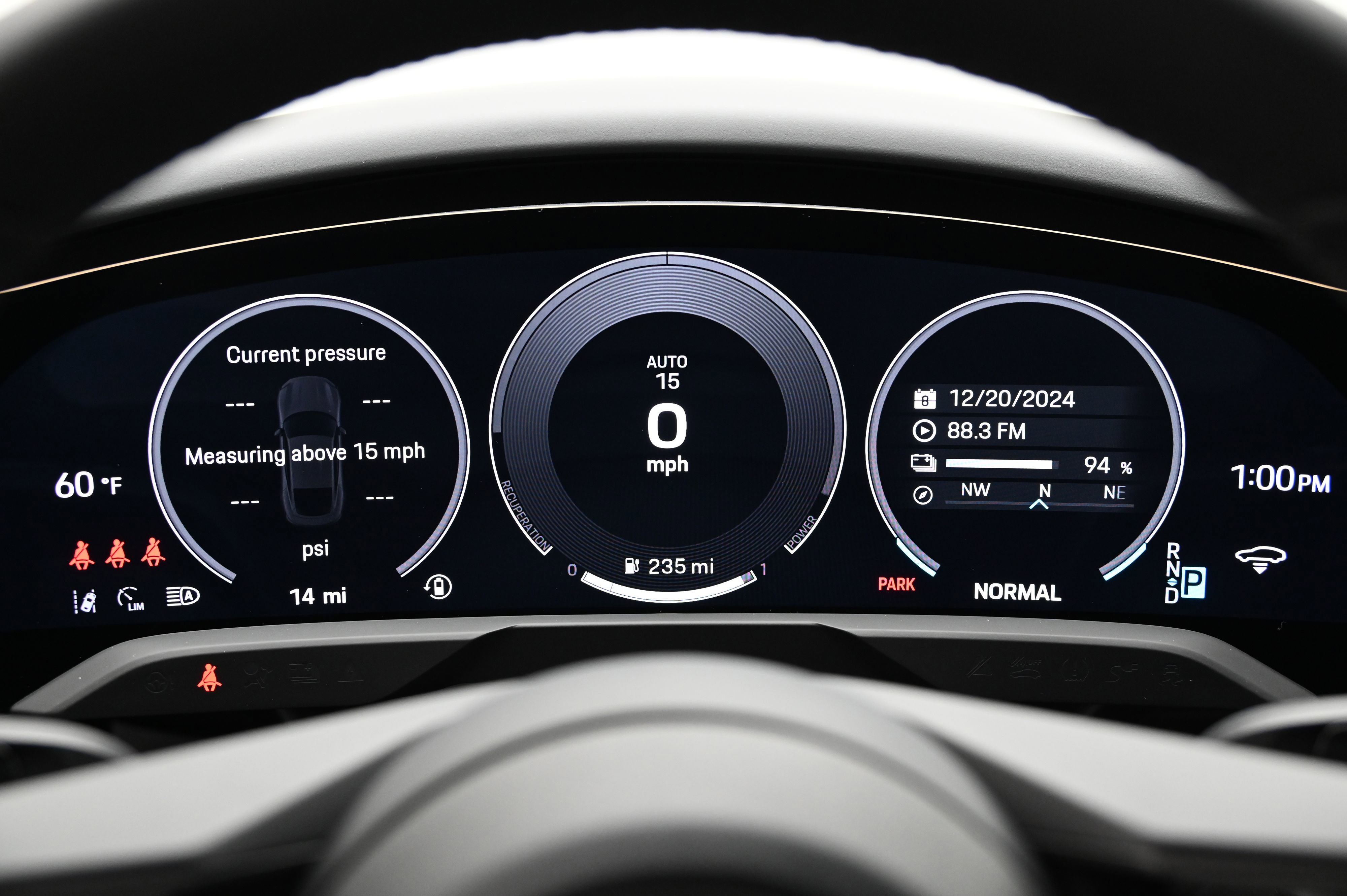 Used 2025 Porsche Taycan image 33