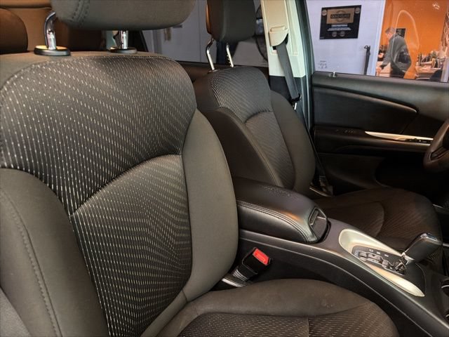 Used 2019 Dodge Journey SE FWD image 24