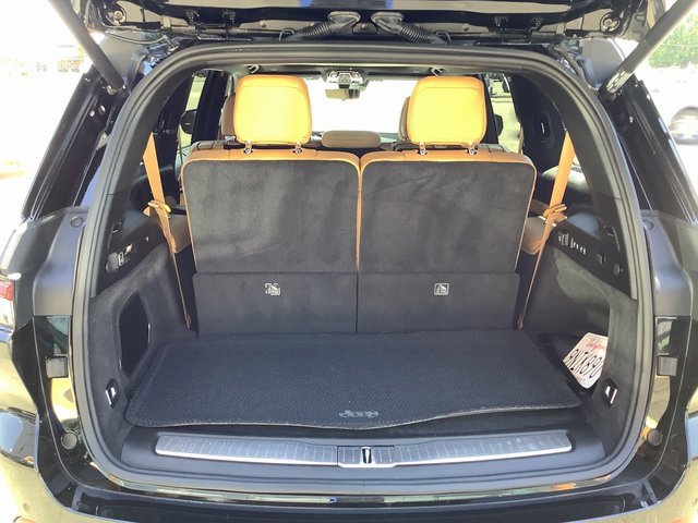 Used 2022 Jeep Grand Cherokee L Summit w/ Advanced Protech Group IV image 31