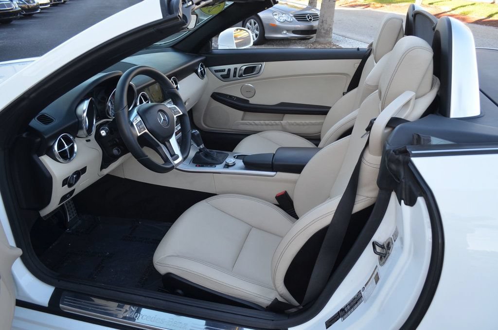 Used 2015 Mercedes-Benz SLK 250 image 44