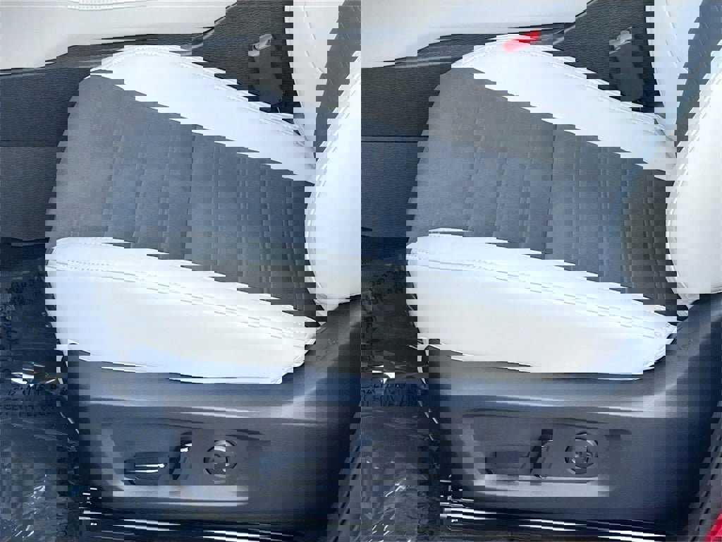 New 2025 Mitsubishi Outlander SE image 23