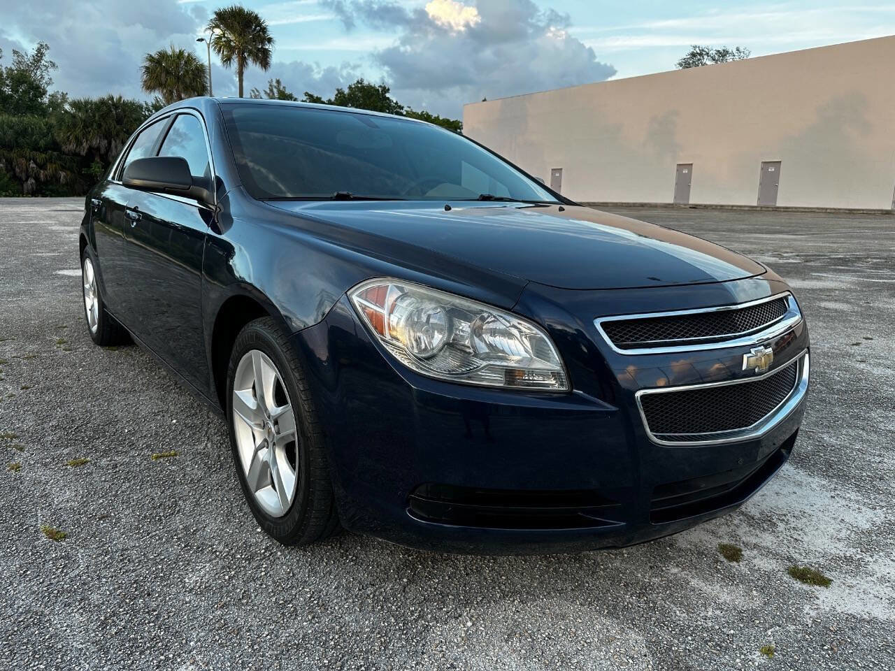 Used 2011 Chevrolet Malibu LS FWD image 4