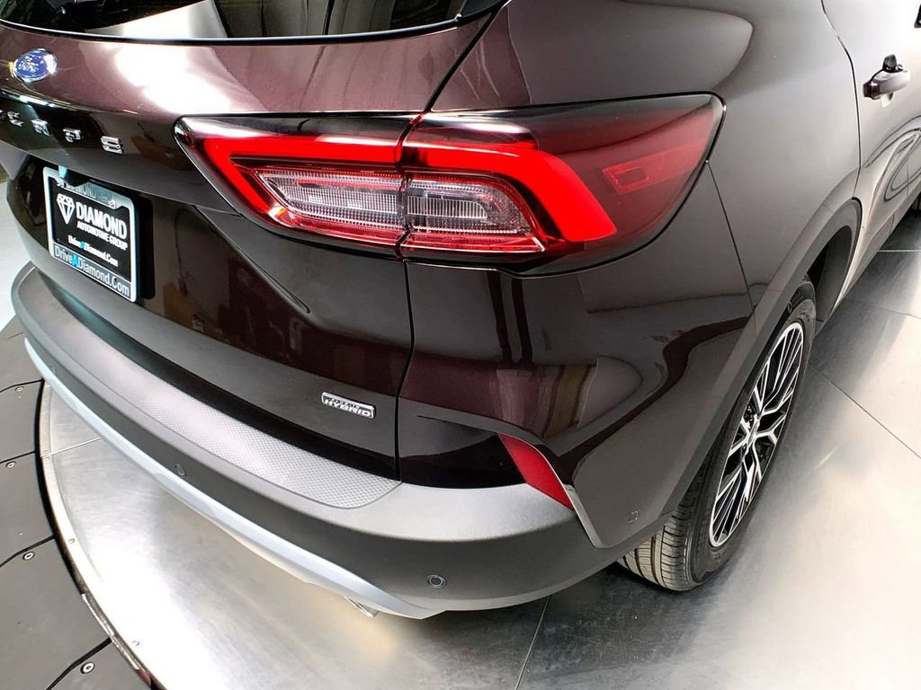 New 2023 Ford Escape SE w/ PHEV Premium Package FWD image 38