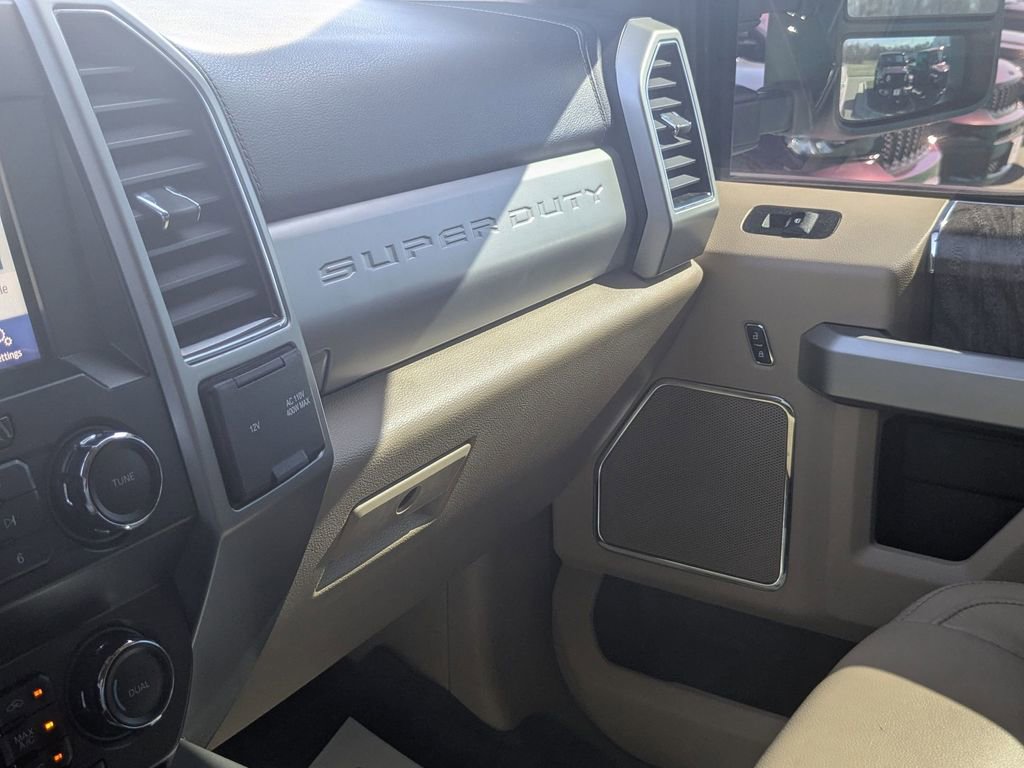Used 2019 Ford F250 Lariat w/ Lariat Ultimate Package AWD/4WD image 26