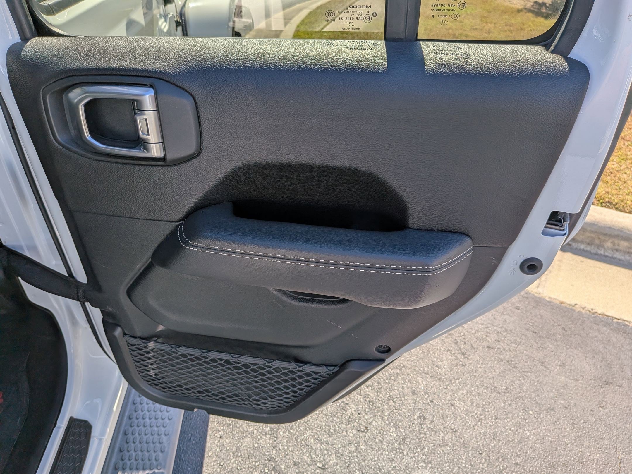 Used 2019 Jeep Wrangler Unlimited Sahara image 29