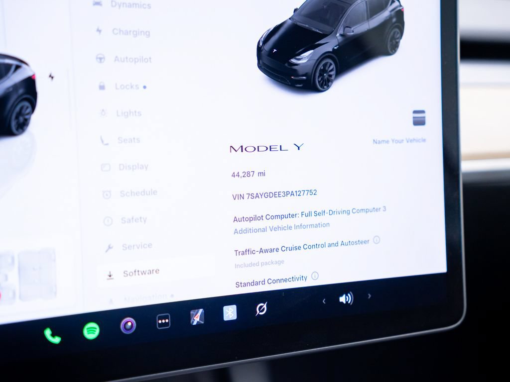 Used 2023 Tesla Model Y Long Range AWD/4WD image 29