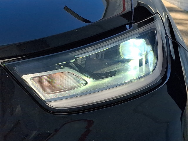 Used 2024 Chrysler Pacifica Touring-L FWD image 9