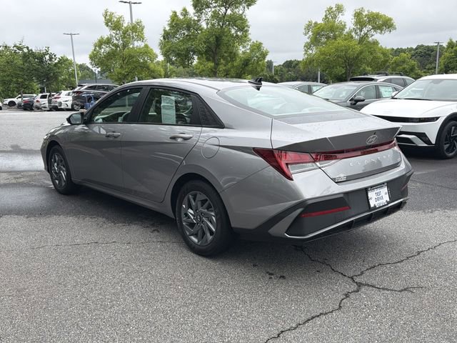 Certified 2025 Hyundai Elantra Hybrid w/ Cargo Package FWD image 5