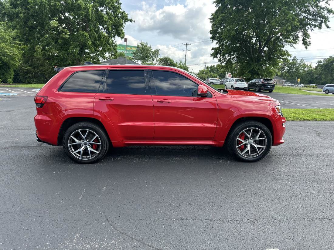 Used 2016 Jeep Grand Cherokee SRT image 6