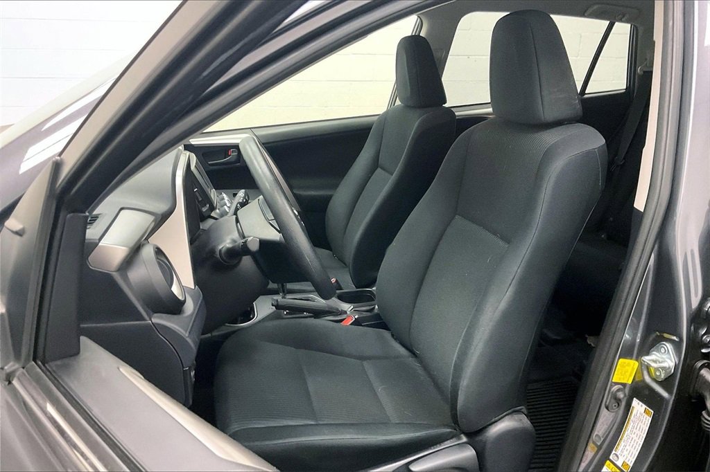Used 2016 Toyota RAV4 LE image 16