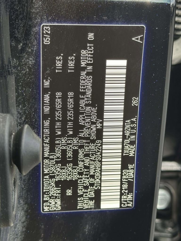 Used 2023 Toyota Highlander LE image 28