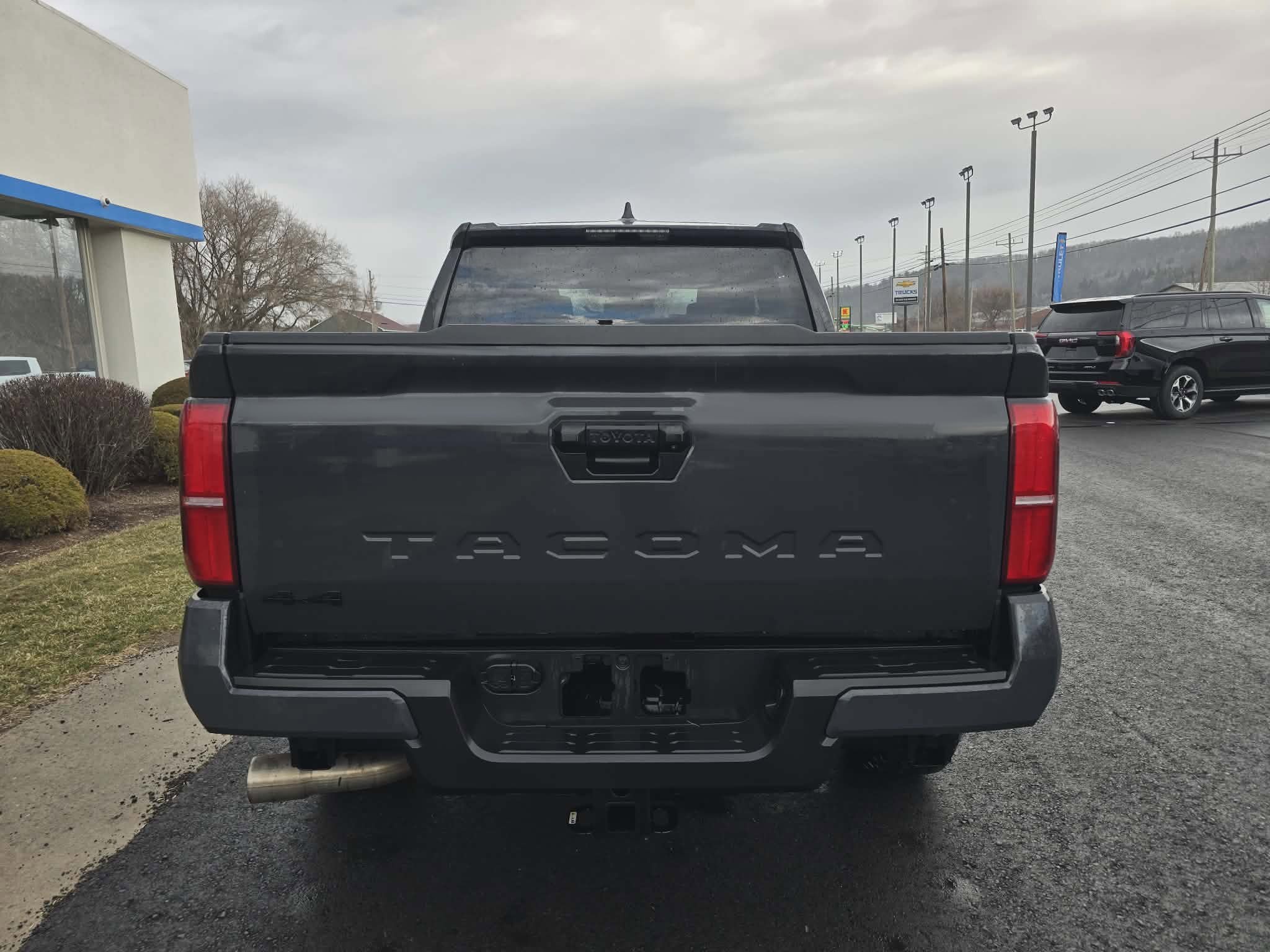 Used 2025 Toyota Tacoma TRD Off-Road video 4