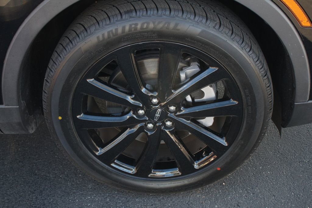 Used 2023 Lincoln Nautilus Reserve w/ Monochromatic Package image 10