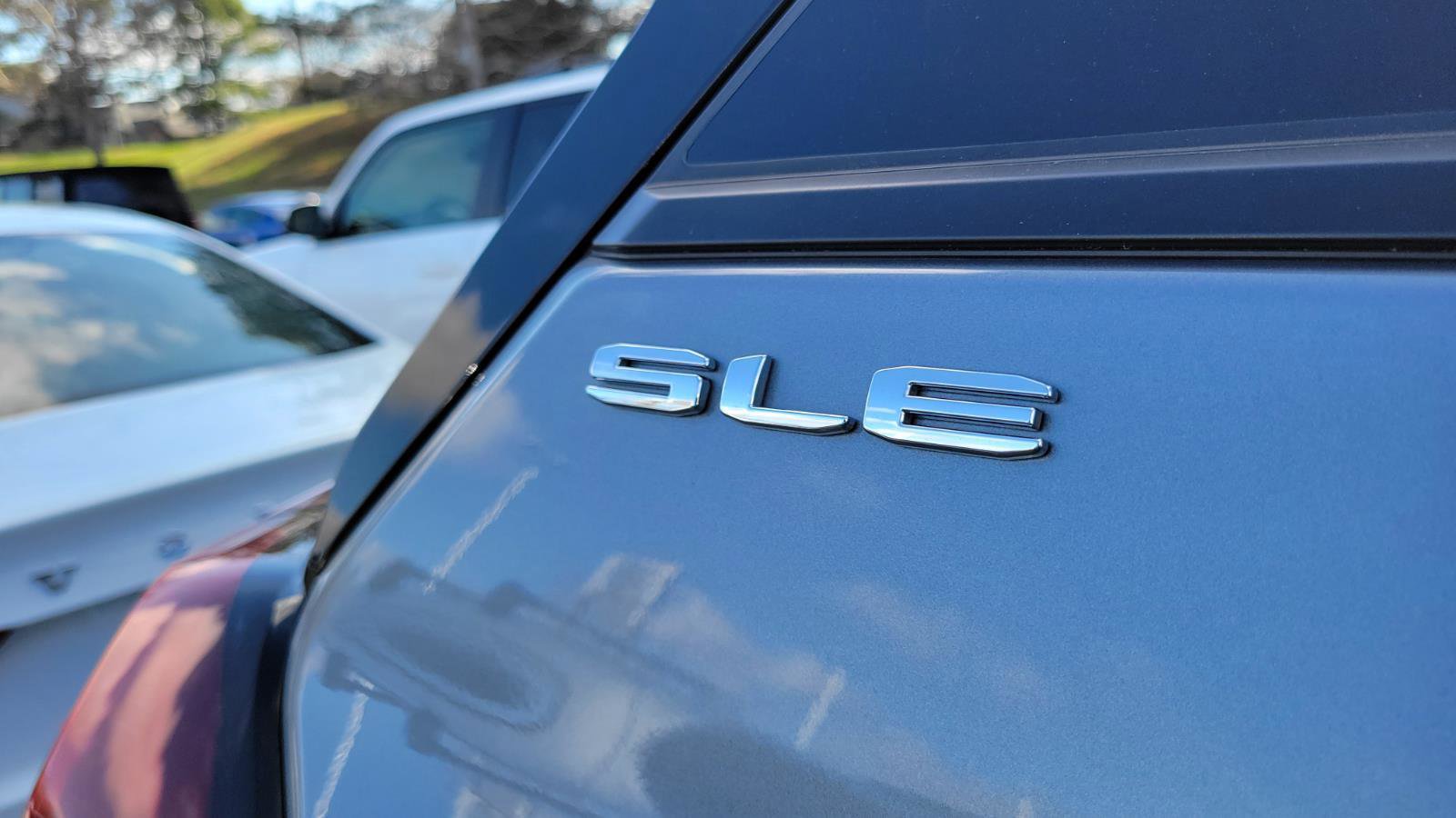 Used 2023 GMC Terrain SLE image 13