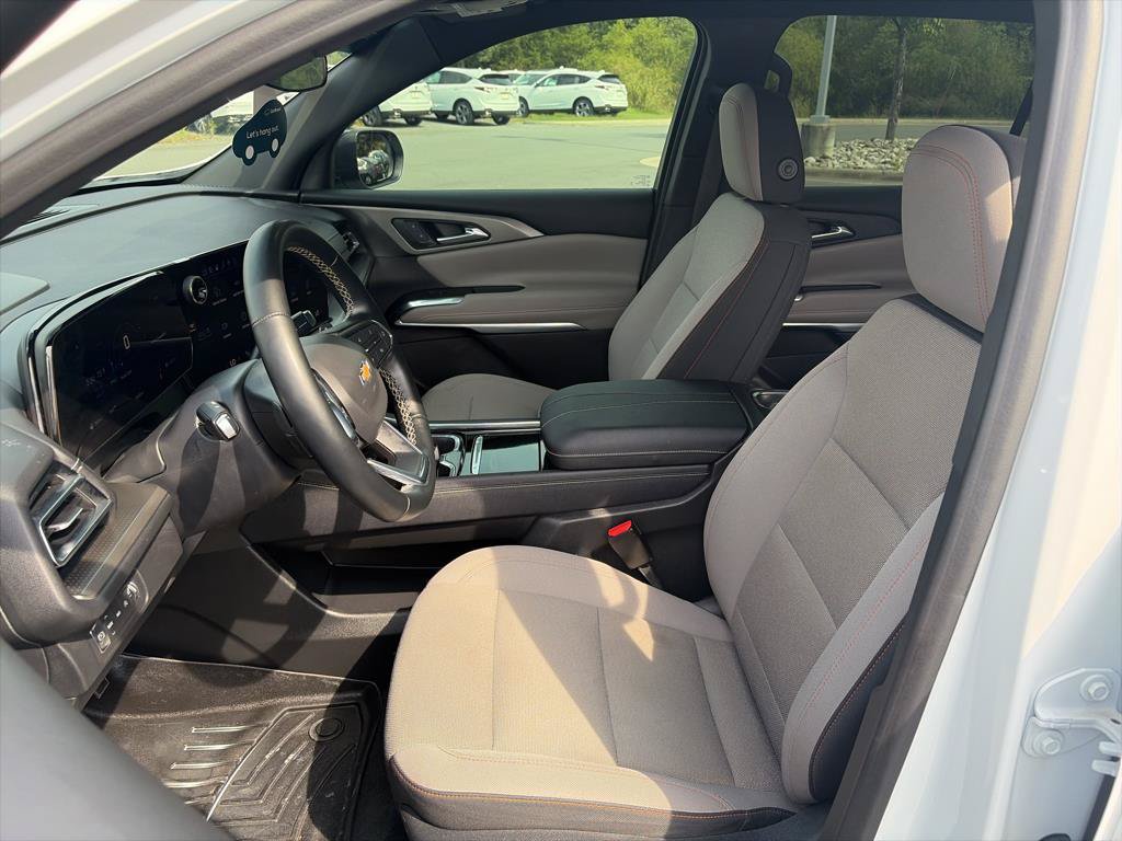 Used 2024 Chevrolet Traverse LT AWD/4WD image 22