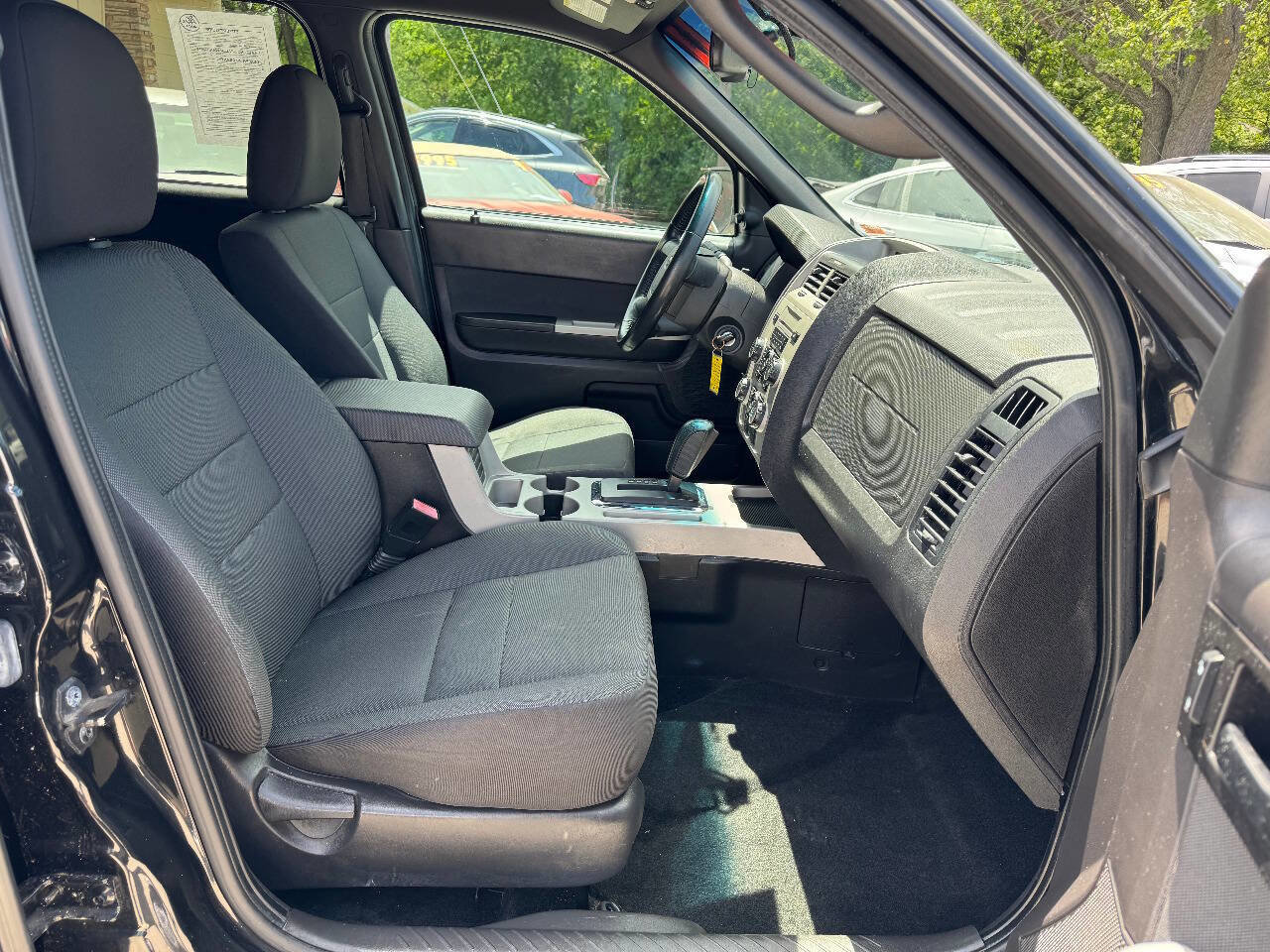 Used 2011 Ford Escape XLT image 10