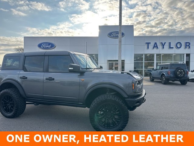 Used 2024 Ford Bronco Badlands image 1