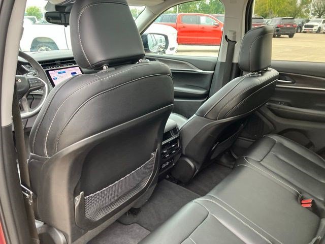 Certified 2023 Jeep Grand Cherokee Limited w/ Black Appearance Package AWD/4WD image 24