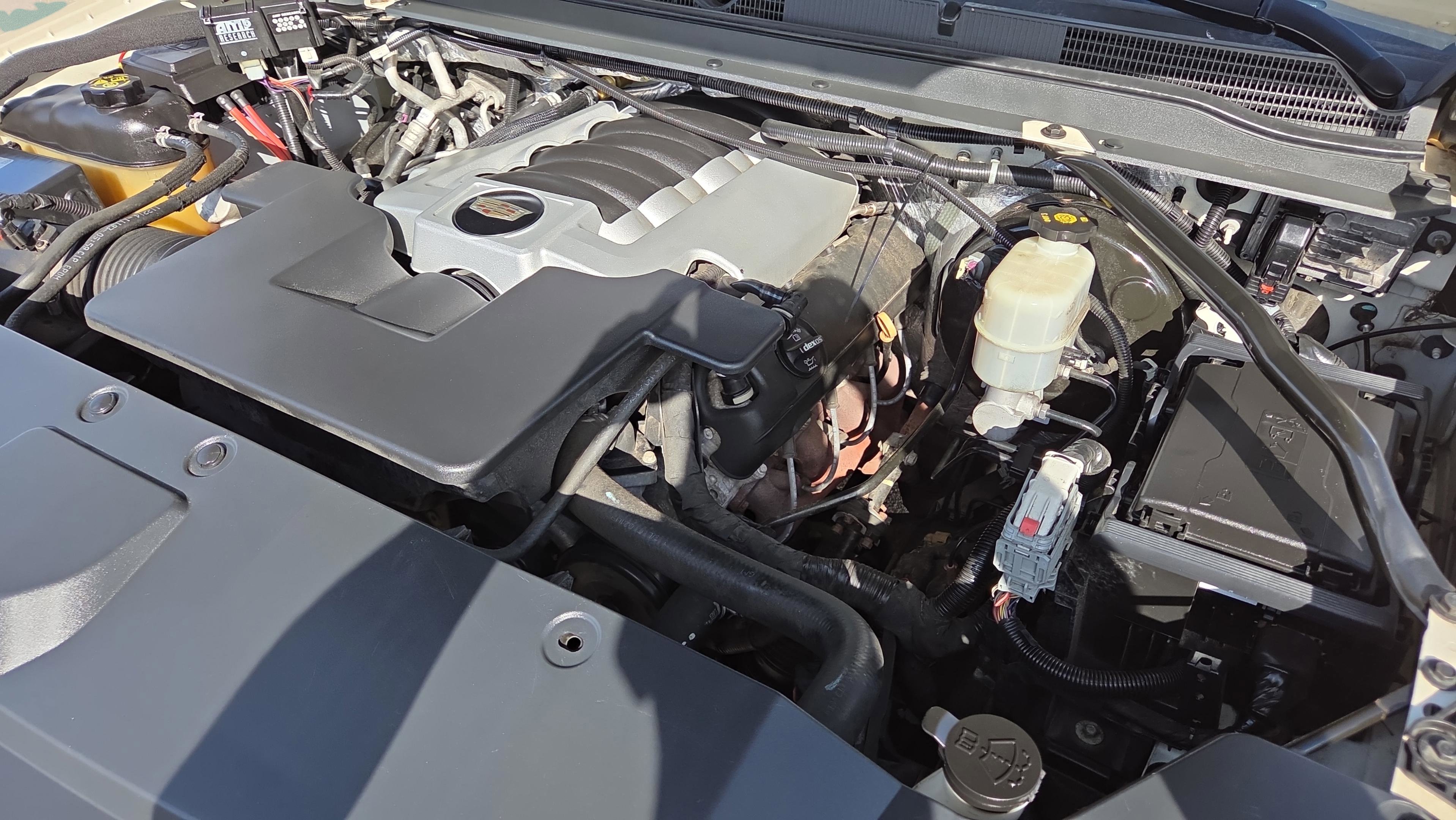 Used 2015 Cadillac Escalade Luxury image 36