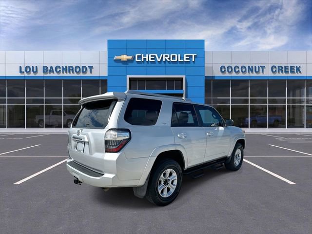 Used 2018 Toyota 4Runner SR5 AWD/4WD image 8