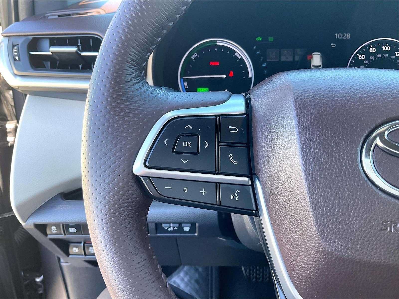 Used 2024 Toyota Sienna Platinum FWD image 20