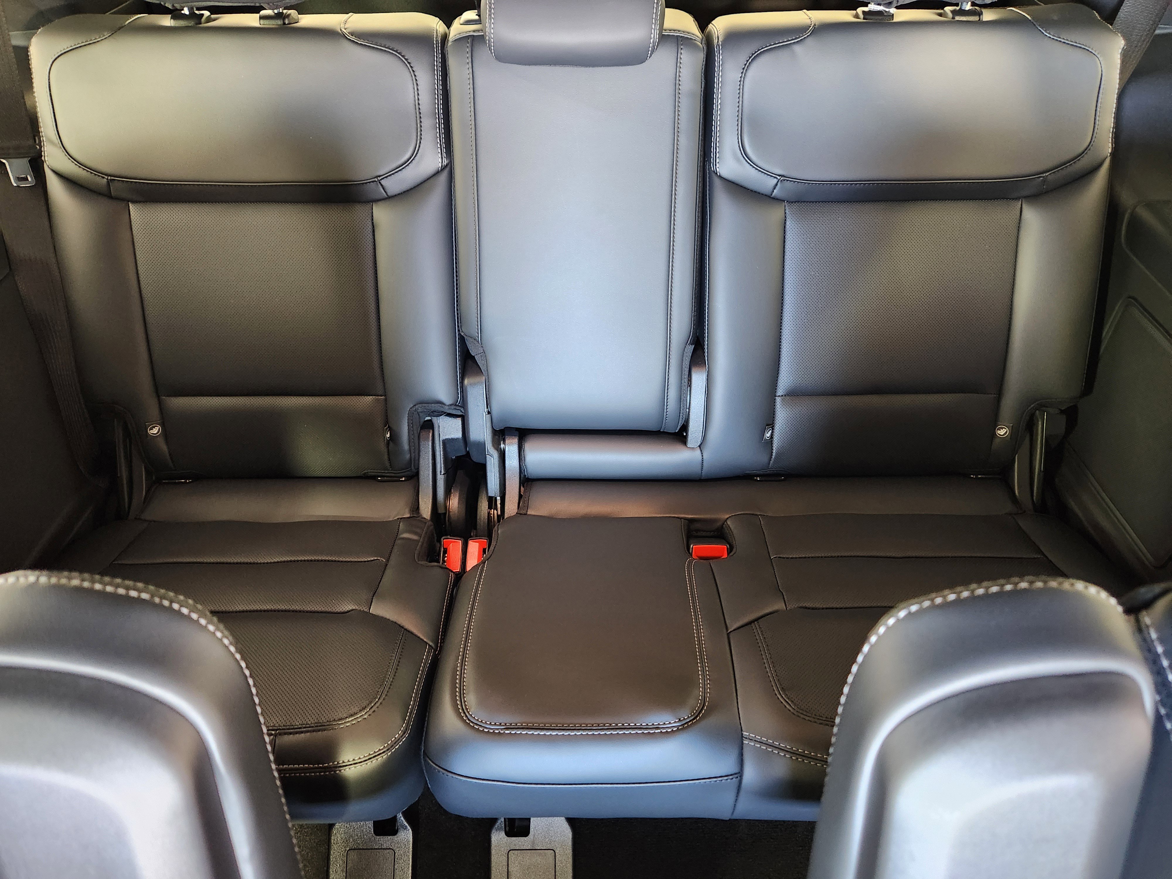 New 2025 Ford Expedition Platinum w/ Stealth Appearance Package image 15