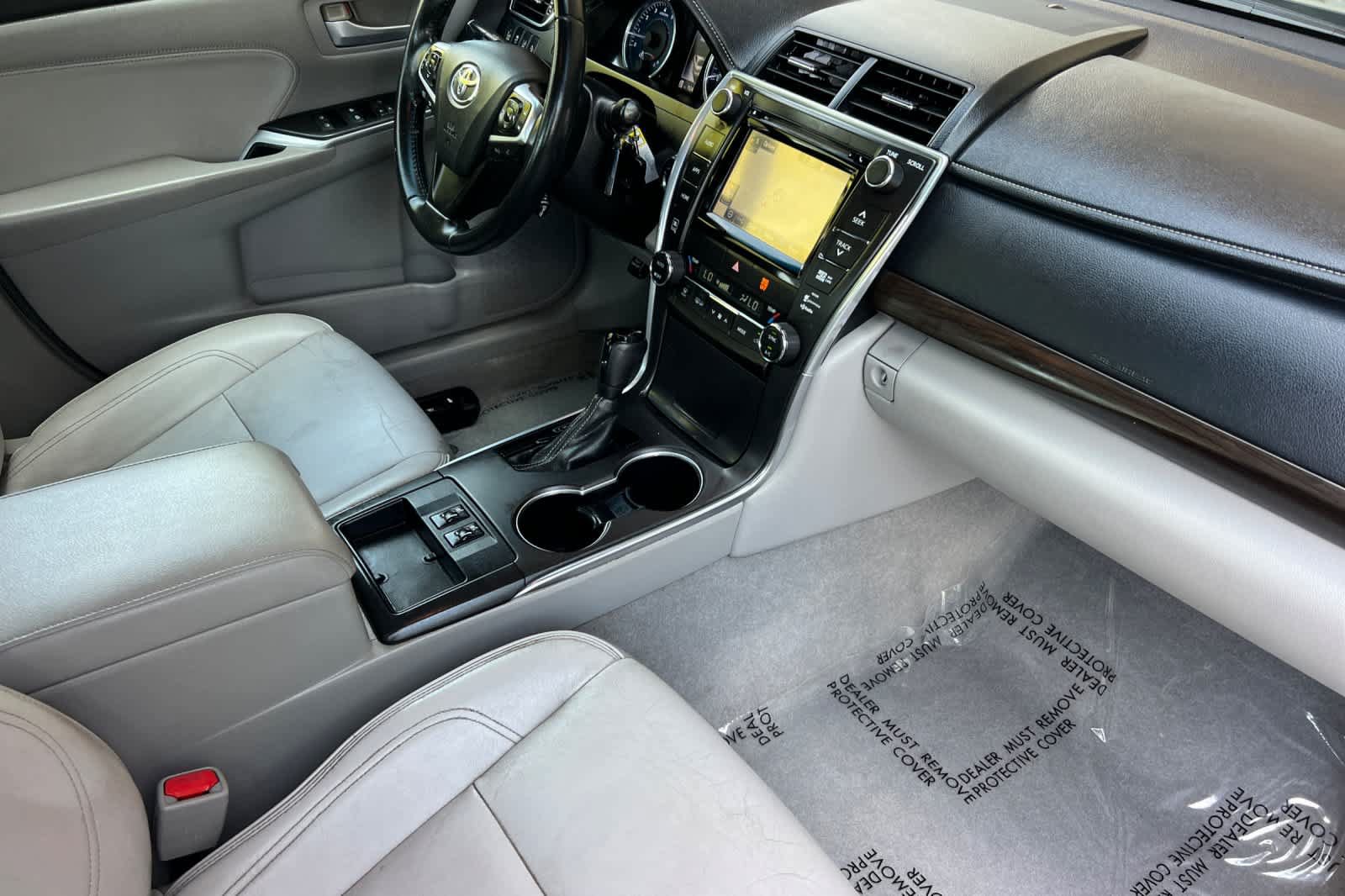 Used 2015 Toyota Camry XLE w/ Advanced Technology Package FWD image 16