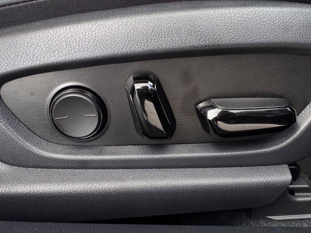 Used 2025 Lexus ES 350 w/ Premium Package image 28