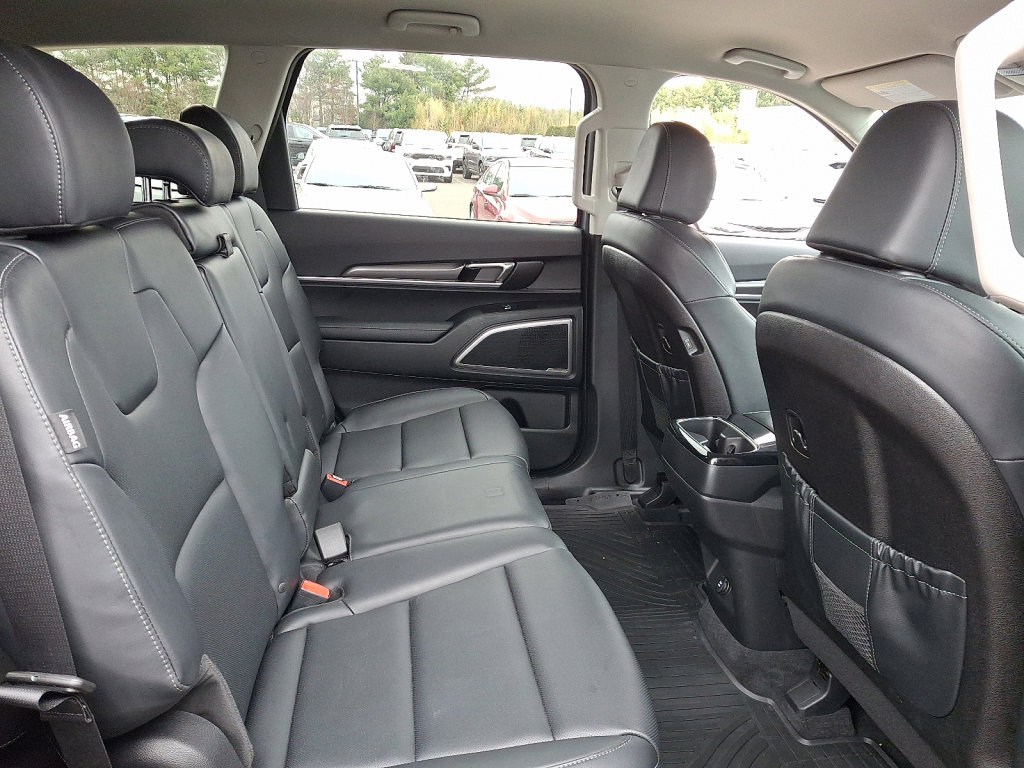 Used 2024 Kia Telluride LX image 15